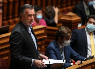 Iniciativa Liberal acusa Governo de só estar à espera “dos dinheiros de Bruxelas”