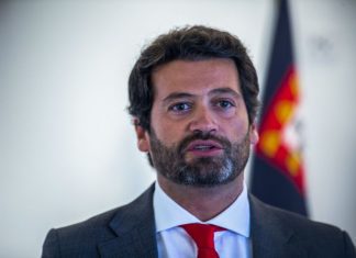 Chega vota contra proposta que considera “absolutamente irrealista”