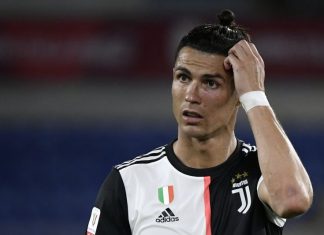 Camisola assinada por Cristiano Ronaldo vai a leilão para ajudar mais desfavorecidos