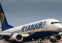 Tripulantes de cabine da Ryanair em Ponta Delgada com contratos suspensos