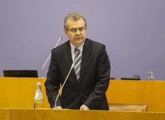 Governo dos Açores vai reforçar equipamentos informáticos no sistema educativo regional DR/GACS