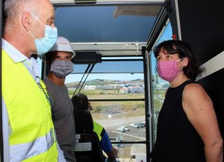 Nova grua do Porto da Praia da Vitória “vem trazer nova capacidade de operação”, afirma Ana Cunha DR/GACS