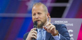 Trump substitui diretor da campanha a menos de quatro meses das eleições
