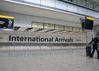 Epidemiólogos britânicos defendem fim dos “corredores de viagem”