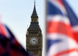 Covid-19: Governo britânico publica hoje lista de países isentos de quarentena