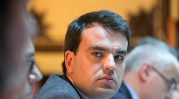 Tiago Branco lembra que foi a intervenção direta do governo regional do PS que assegurou assegurou as ligações entre Lisboa e o Faial, Pico e Santa Maria