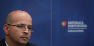 Ministro das Finanças informa parlamento de revisão do défice de 2020 para 7%