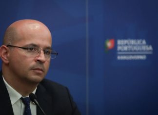 Ministro das Finanças informa parlamento de revisão do défice de 2020 para 7%