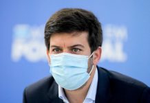 CDS exige que Governo suspenda imediatamente recolha dos manuais escolares