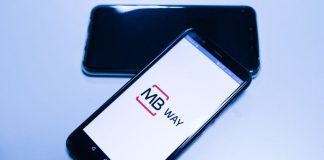 Parlamento aprova fim de comissões no MBWay, empréstimos e prestações bancárias