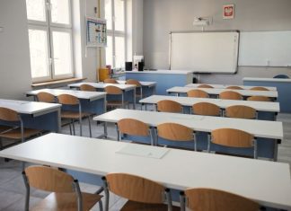 Governo dos Açores prepara regresso às aulas presenciais, mas com “plano B”