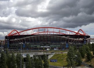 TAD anula sanção de cinco jogos à porta fechada ao Benfica imposta pela FPF