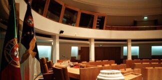 Deputados no parlamento dos Açores faltaram 60 vezes em 14 meses