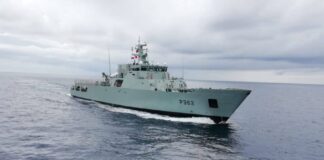 Navio da Marinha presta auxílio a velejador solitário britânico no mar dos Açores