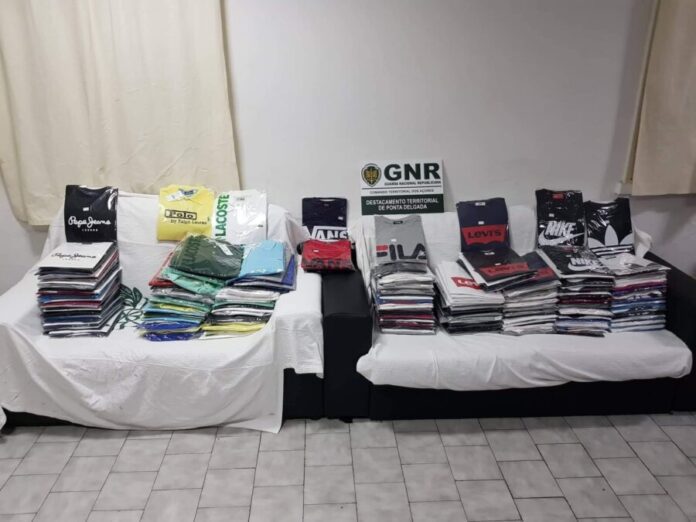 GNR Açores - Apreensão de roupa contrafeita
