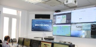 Salvamento marítimo com resgate de velejador solitário à deriva nos Açores DR/MARINHA PORTUGUESA