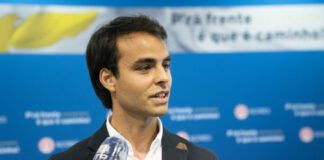 JS entrega contributos para programa eleitoral do PS/Açores