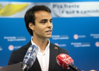 JS entrega contributos para programa eleitoral do PS/Açores
