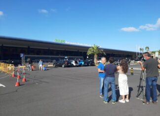 Paulo Silva, visitou o aeroporto João Paulo II, onde observou a actividade que se desenvolve na tenda de controlo de COVID-19 à chegada a São Miguel DR