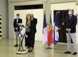 Governo dos Açores entrega nova ambulância de socorro aos Bombeiros da Praia da Vitória DR/GACS