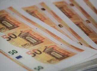 Heranças em dinheiro pagam Imposto do Selo em Portugal mesmo que os herdeiros residam noutro país
