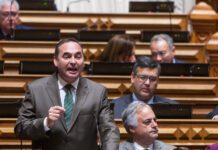 GNL – Ministro do Mar continua sem fazer ponto de situação na Praia da Vitória DR/PSD