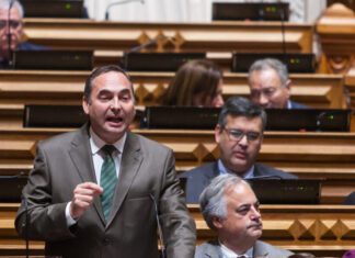 GNL – Ministro do Mar continua sem fazer ponto de situação na Praia da Vitória DR/PSD