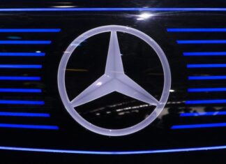 Amazon torna-se no principal cliente de veículos elétricos Mercedes-Benz