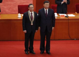 Médico chinês homenageado por Xi Jinping proclama vitória do país sobre o surto