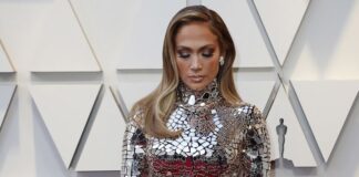 Jennifer López junta-se a campanha de apelo ao voto das latinas