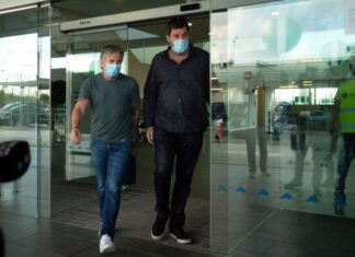 Pai de Lionel Messi chegou a Barcelona para negociar desvinculação do filho