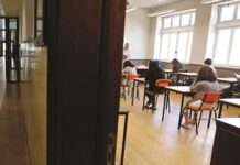 Reforçada informação das escolas aos encarregados de educação para o regresso seguro às aulas DR