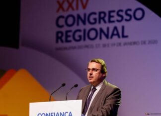 PSD/Açores diz que Governo Regional está a “empurrar com a barriga” situação da SATA