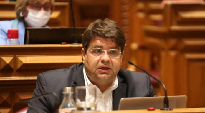 Requalificação da Cadeia da Horta vai melhorar condições para reclusos e guardas, garante Castro DR/PS