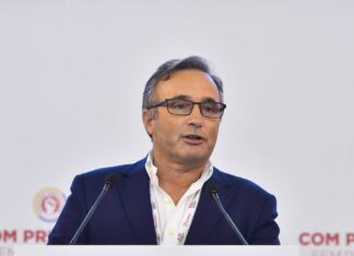 “PSD está incomodado com o facto do OE ser bom para os Açores”, critica Vítor Fraga