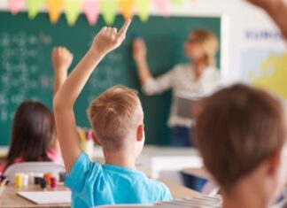 Secretária Regional da Educação reúne-se com sindicatos dos professores DR