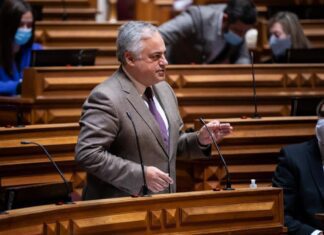 Rede 5G. Paulo Moniz confronta Ministro da Economia com inação do Governo