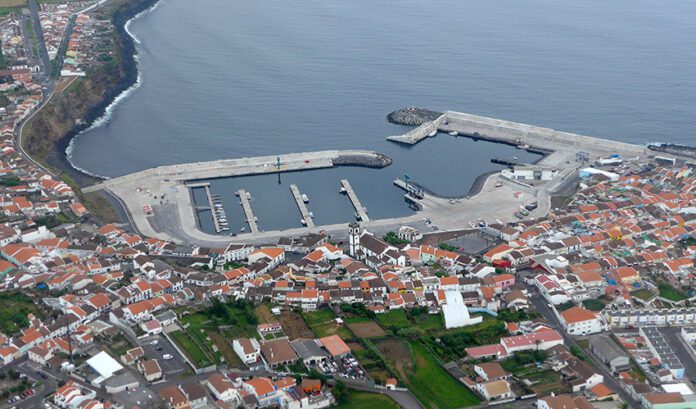 construmos-ampliao-do-porto-de-pescas-de-rabo-de-peixe-so-miguel-1-1 DR