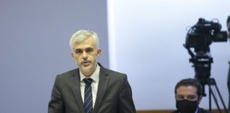 Deputado Tiago Lopes (PS) questiona demora no processo de admissão de 76 profissionais de saúde para o Hospital de Ponta Delgada DR/PS