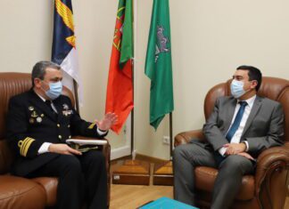 Capitão do Porto da Horta apresenta cumprimentos de despedida ao presidente da Câmara Municipal de São Roque do Pico DR/CMSRP