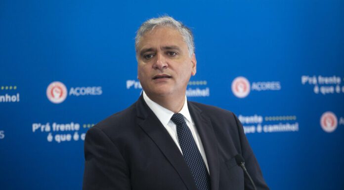 Presidente do PS/Açores defende reforço da testagem e antecipação da vacinação das crianças DR/PS