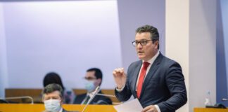 Furacão Lorenzo – Parlamento aprova protesto por incumprimento da República DR/PSD