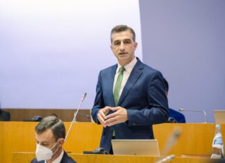 PSD/Açores questiona Governo sobre situação da praia de Porto Pim