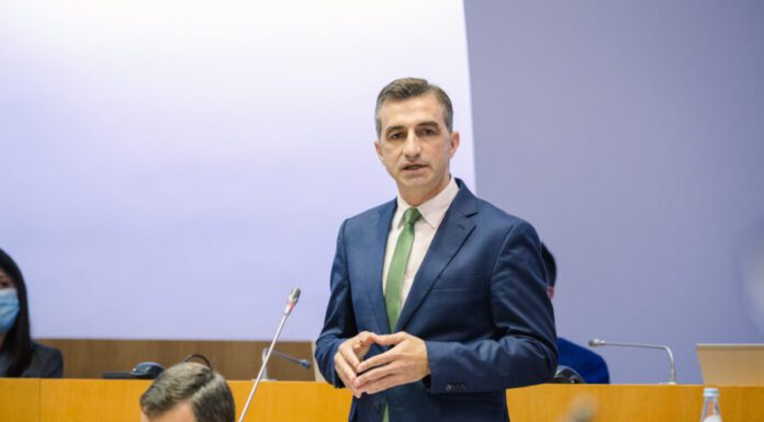 PSD/Açores questiona Governo sobre situação da praia de Porto Pim