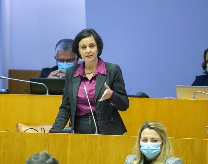 DR DR