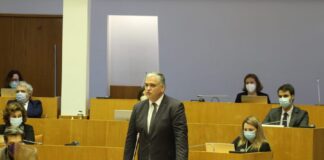 Maioria chumba proposta de Comissão sobre a COVID-19 DR/PS