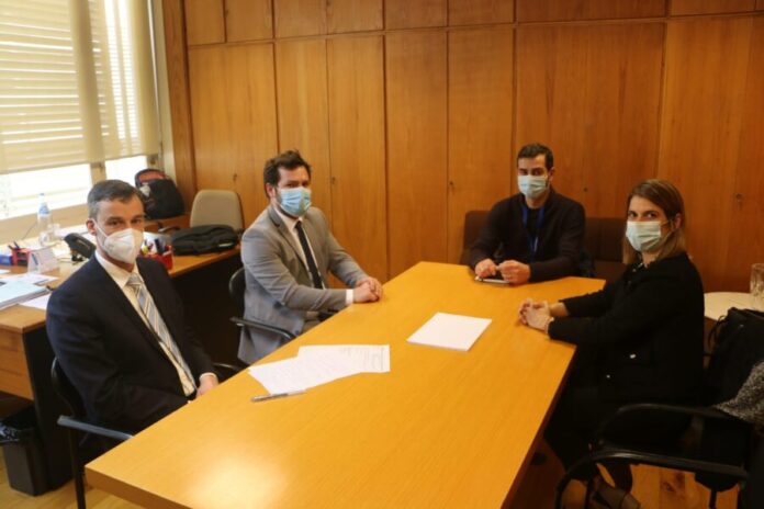 DR DR