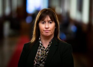 Ilídia Quadrado questiona Ministro sobre candidatura nacional à Extensão da Plataforma Continental DR