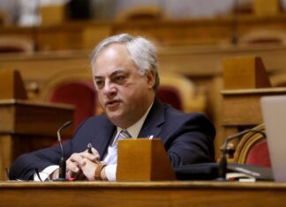 Paulo Moniz entrega projeto de lei que devolve direitos aos guardas-florestais dos Açores DR/PSD