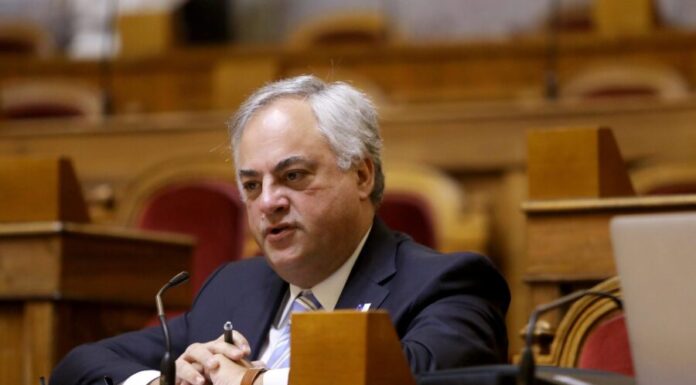 Paulo Moniz entrega projeto de lei que devolve direitos aos guardas-florestais dos Açores DR/PSD
